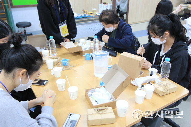 광주 동일미래고등학교 학생들이 학과 체험 활동에 참여하는 모습. (제공: 광주시교육청) ⓒ천지일보 2021.10.20