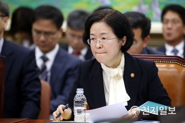 [천지일보=박준성 기자] 조성욱 공정위원장이 7일 서울 여의도 국회에서 열린 정무위원회 국정감사에서 의원질의를 경청하고 있다. ⓒ천지일보 2019.10.7