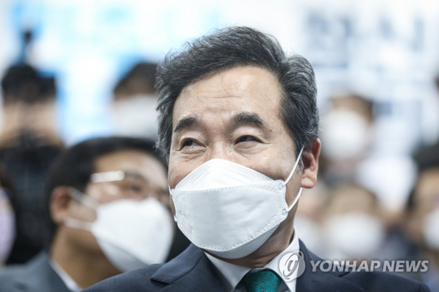 ) 더불어민주당 이낙연 전 대표가 14일 서울 여의도 대산빌딩에서 열린 이낙연 필연캠프 해단식에 참석해 있다. (출처: 연합뉴스)