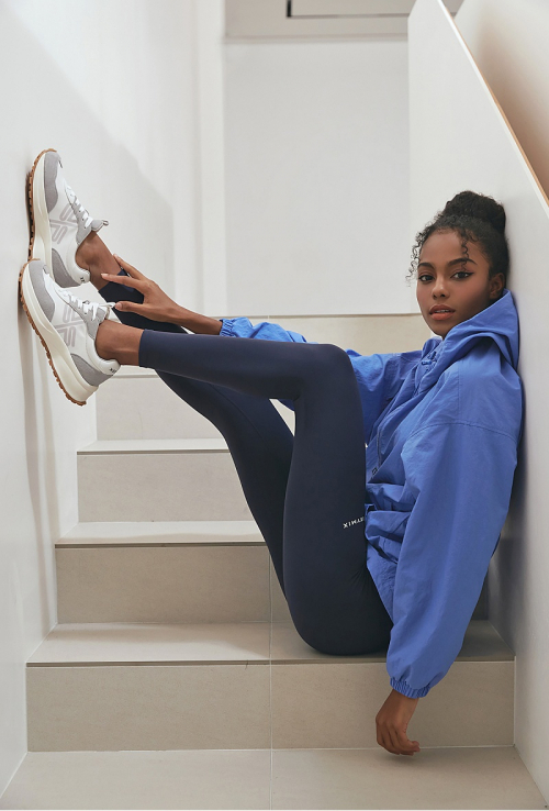 젝시믹스 ‘블랙라벨 시그니처 360N 더블플러피 기모 레깅스’ 모델컷. (제공: 브랜드엑스코퍼레이션)