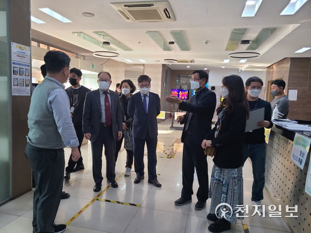 광주시교육청이 오는 18일 2022학년도 대학수학능력시험을 앞두고 수능 시행 전 오는 4~17일까지 2주 동안 학원 등에 대해 수험생 안전 특별기간을 운영하며 수능 시행 전 대면교습 자제 권고 및 특별 방역 점검을 강화하고 있다. (제공: 광주시교육청) ⓒ천지일보 2021.11.3