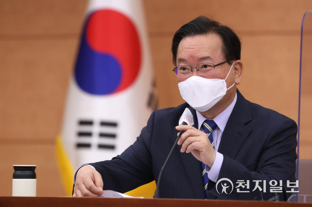 [천지일보=남승우 기자] 김부겸 국무총리가 13일 오전 서울 종로구 정부서울청사 별관에서 열린 ‘제1차 코로나19 일상회복지원위원회’에서 모두발언을 하고 있다. ⓒ천지일보 2021.10.13