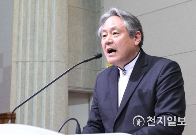 [천지일보=김성완 기자] 18일 오후 서울 영등포구 구세군영등포교회에서 ‘한국그리스도인 일치기도회’가 열린 가운데 한국기독교교회협의회(NCCK) 총무 이홍정 목사가 인사말을 하고 있다. NCCK와 천주교는 매년 1월 18일부터 25일을 그리스도인 일치기도주간으로 준수하고 있다. ⓒ천지일보 2019.1.23