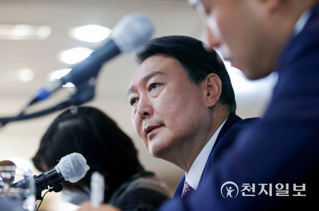 [천지일보=박준성 기자] 국민의힘 윤석열 대선후보가 12일 서울 중구 한국프레스센터에서 열린 서울외신기자클럽 초청 기자간담회에서 발언하고 있다. ⓒ천지일보 2021.11.12
