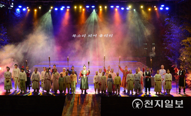 지난 14일 임진왜란 3대 대첩 중 하나인 진주대첩을 주제로 한 창작뮤지컬 촉석산성아리아가 열리고 있다. (제공: 진주시) ⓒ천지일보 2021.11.15