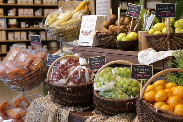 무인양품 강남점에 오픈한 올가 팝업스토어 LOHAS Fresh Market 이미지. (제공: 무인양품)