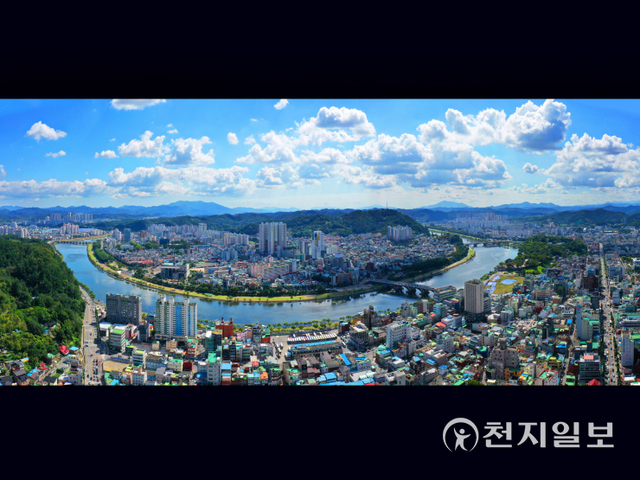 ‘2021 진주관광 전국사진 공모전’에서 금상에 선정된 이승민의 ‘진주시 전경’. (제공: 진주시) ⓒ천지일보 2021.11.19