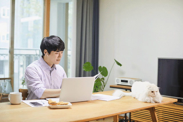 신종 코로나바이러스 감염증(코로나19)이 장기화되면서 거리두기의 일환으로 재택근무가 늘고 있다. 이에 집의 일부를 근무하기에 적합한 환경으로 만드는 ‘홈오피스’가 인기다. (출처: 게티이미지뱅크) ⓒ천지일보 2020.9.15