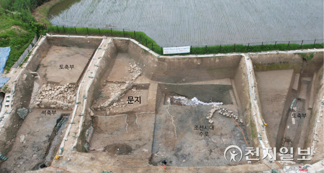 부여 나성 북문지 전경(7월에 공개된 북문지) (제공: 문화재청) ⓒ천지일보 2021.12.6