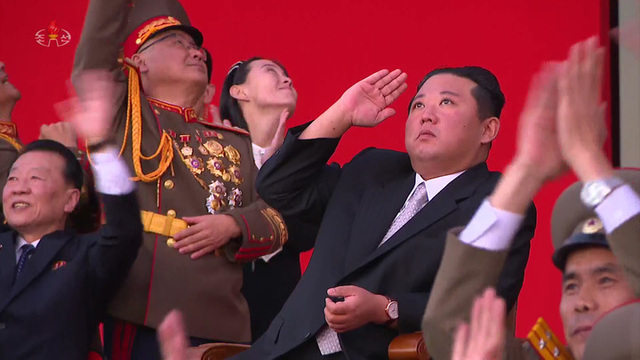 한 조선중앙TV는 지난 10월 11일 평양의 3대혁명전시관에서 김정은 국무위원장이 참석한 가운데 국방발전전람회 ‘자위-2021’이 열렸다고 13일 보도했다. (출처: 뉴시스)