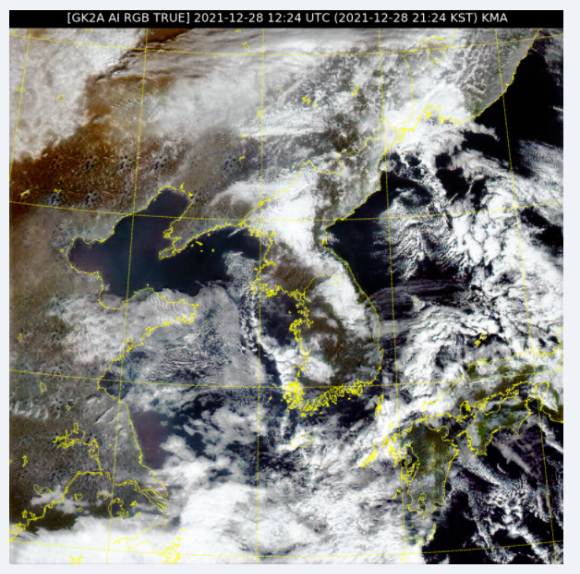 기상청은 29일 수도권을 비롯한 중부지방과 전라 북부지역을 중심으로 비 또는 눈이 오는 곳이 있을 것으로 예보했다. 사진은 천리안위성 2A호 영상. (출처: 기상청)