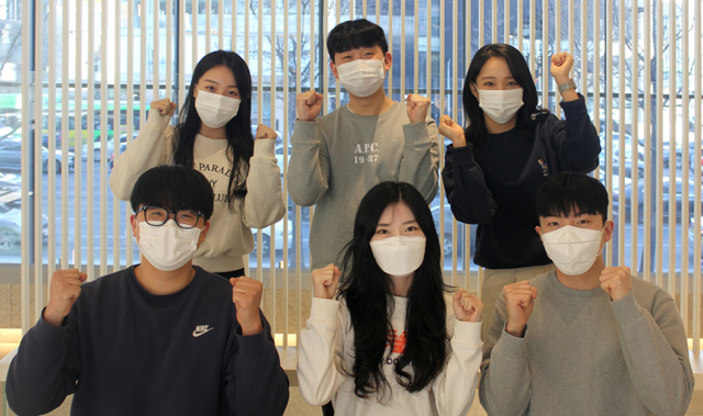 대학생 서포터즈 ‘냠얌즈’ 4기가 기념촬영을 하고 있다. (제공: 남양유업)