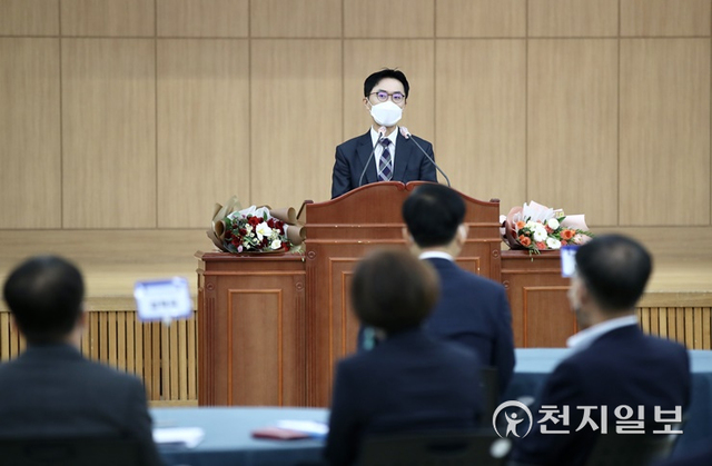 김천홍 전라남도부교육감이 교육부 인사발령에 따라 5일 부임해 공식 업무를 시작했다. (제공: 전남도교육청) ⓒ천지일보 2021.10.5