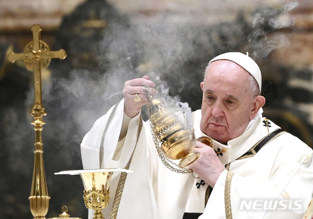 [바티칸=AP/뉴시스]프란치스코 교황. 2020.12.25.