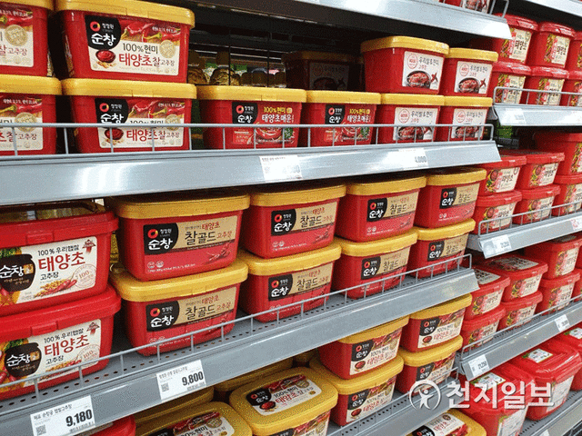 [천지일보=황해연 기자] 롯데마트 서울역점 식품코너 고추장 진열대. ⓒ천지일보 2021.2.24