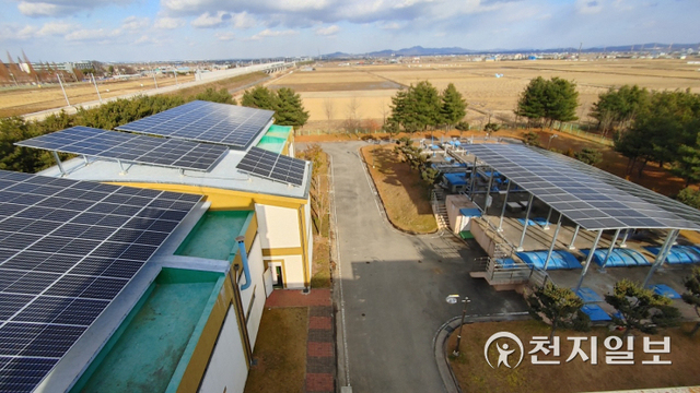 합덕 공공하수처리장에 설치된 태양광발전설비. (제공: 당진시) ⓒ천지일보 2022.1.25