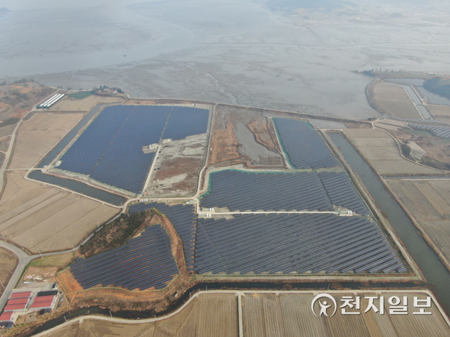 신안군 지도읍 내양리 태양광 발전단지 전경. (제공: 한국남동발전) ⓒ천지일보 2022.1.26