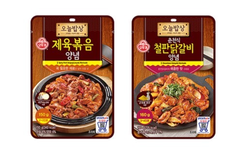 제육볶음 양념, 춘천식 철판닭갈비 양념. (제공: 오뚜기)