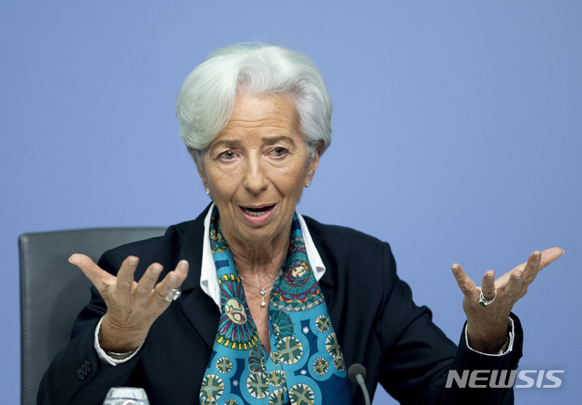 [프랑크푸르트=AP/뉴시스] 크리스틴 라가르드 유럽중앙은행(ECB) 총재