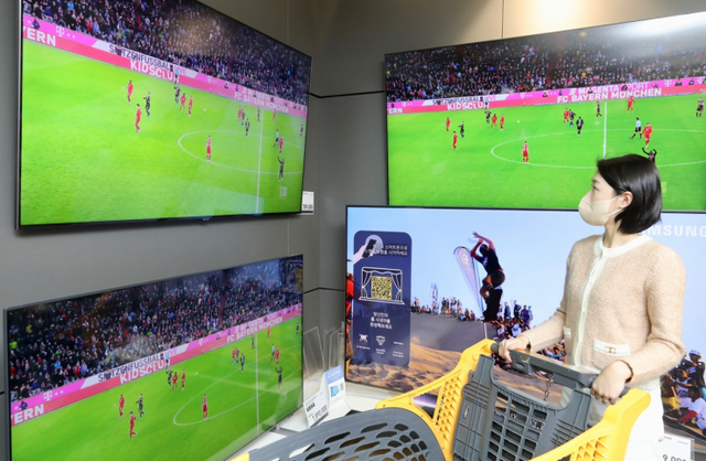 이마트 성수점 TV매장. (제공: 이마트)