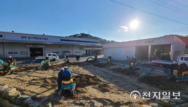 남부 임대사업소에서 농기계 실습교육이 진행되고 있다. (제공: 진주시) ⓒ천지일보 2022.1.14