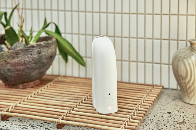 아우라 스마트 디퓨저. (제공: LG생활건강)