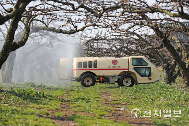 과수화상병 방제작업 현장. (제공: 진주시) ⓒ천지일보 2022.2.18