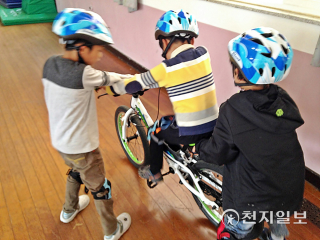 전북 정읍시가 28일 올해도 시민이 안심하고 자전거를 탈 수 있도록 시민 전체를 대상으로 자전거 보험에 가입한다. (제공: 정읍시) ⓒ천지일보 2022.2.28