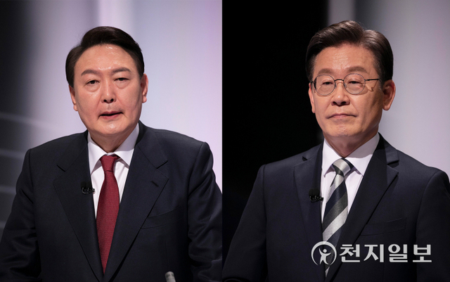 [천지일보=박준성 기자] 더불어민주당 이재명 대선 후보와 국민의힘 윤석열 대선 후보가 25일 서울 마포구 SBS 프리즘타워 오디토리움에서 열린 중앙선거관리위원회 주관 두 번째 TV 토론회에 참석해 토론 준비를 하고 있다. (인터넷기자협회) ⓒ천지일보 2022.2.25