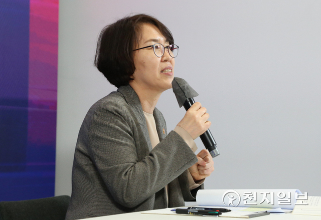 [천지일보 바르셀로나=황해연 기자] 임혜숙 과학기술정보통신부 장관이 2일(현지시간) MWC가 개최된 스페인 바르셀로나 현지에서 기자 간담회를 하고 있다. ⓒ천지일보 2022.3.3