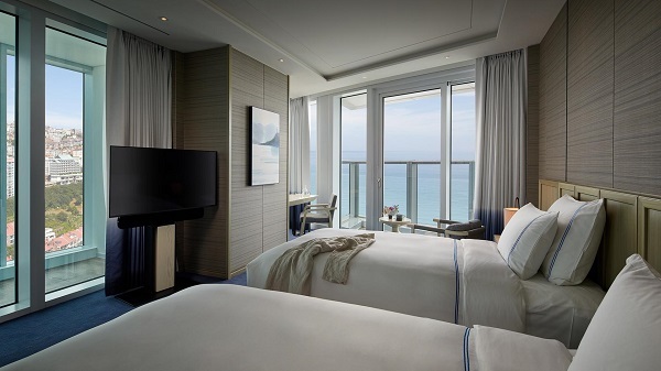 롯데호텔 시그니엘 부산 ‘시그니엘 프리미어 룸’. (제공: 롯데호텔 시그니엘 부산)