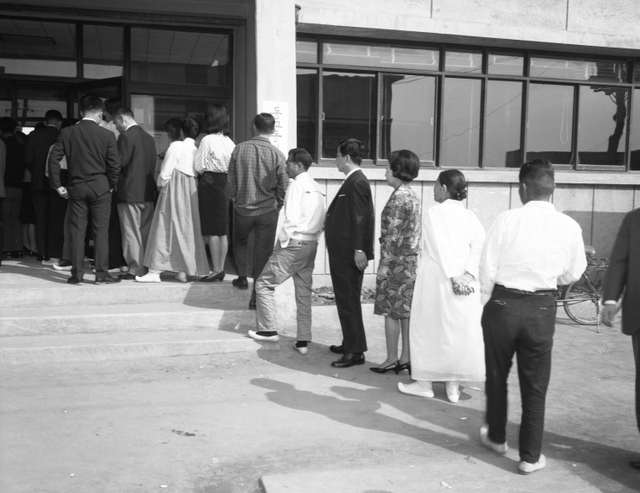 제6대 대통령 선거의 동교동 투표소 모습이다(1967) (출처: 서울역사아카이브)ⓒ천지일보 2022.3.8