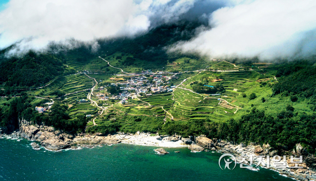 남해군 남면 가천 다랭이마을. (제공: 남해군) ⓒ천지일보 2022.4.7
