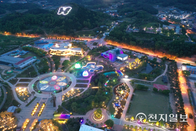 함평 엑스포공원 야간경관. (제공: 함평군) ⓒ천지일보 2022.4.25