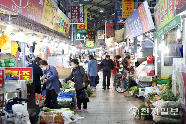 전북 정읍시가 2022년 신규시책의 일환으로 온누리상품권 환급행사인 ‘전통시장 소비 쿠폰 지원사업’을 추진한다고 14일 밝혔다. (제공: 정읍시) ⓒ천지일보 2022.4.14