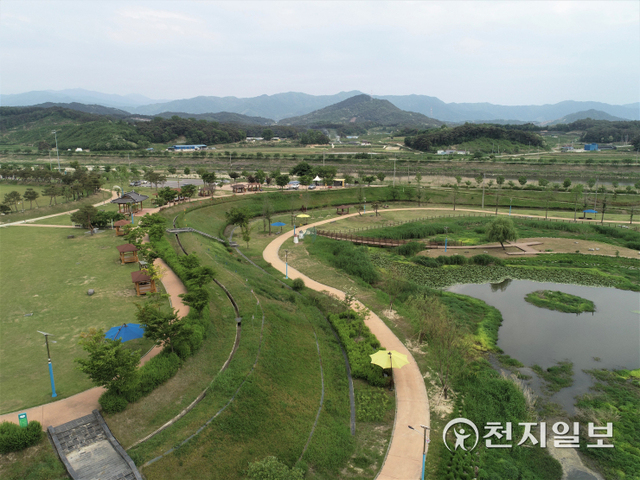 전북 남원시 요천생태습지공원과 애견놀이터. (제공: 남원시) ⓒ천지일보 2022.5.12