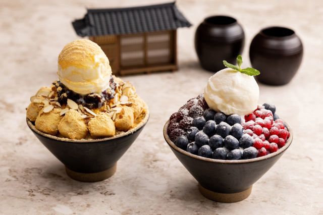 인절미 빙수와 베리베리 요거트 빙수. (제공: 코트야드 타임스퀘어 호텔)