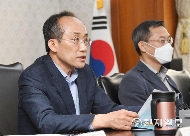 '자녀 1인당 5천만원' 증여세 인적공제 8년 만에 오를까 '자녀 1인당 5천만원' 증여세 인적공제 8년 만에 오를까