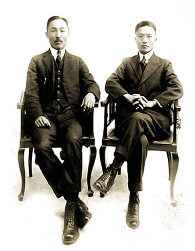 1920년 3월 17일 도산 안창호 선생 생일을 기념해 사진을 찍은 손정도(오른쪽) 목사와 도산 안창호 선생(출처: 독립기념관) ⓒ천지일보 2023.03.01.