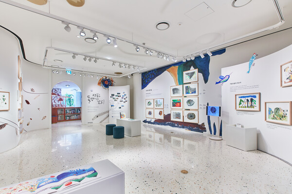 스페이스원 제주도 돌땡이와 갈치 전시. (제공: 현대백화점) ⓒ천지일보 2023.03.13.