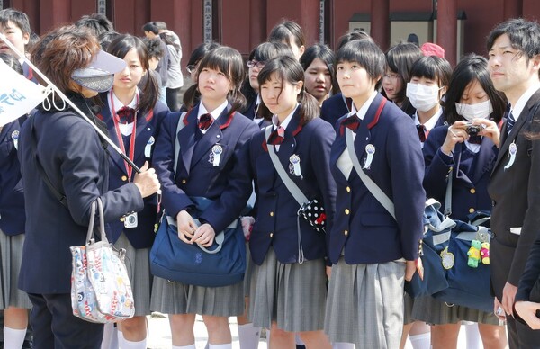 일본 고교생들의 수학여행 모습 (출처: 연합뉴스)