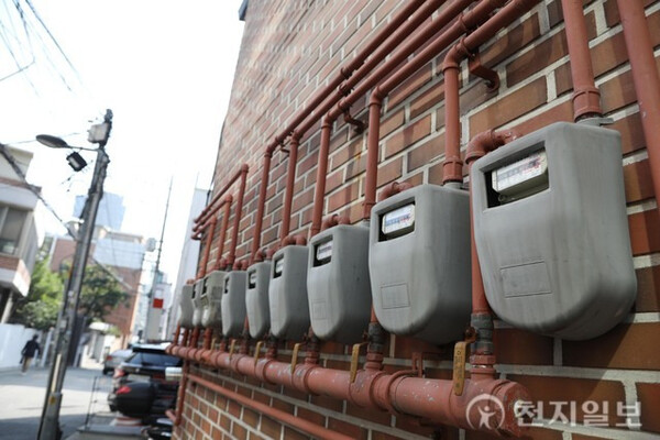 [천지일보=남승우 기자] 서울 시내의 한 주택가에 설치된 가스계량기의 모습. ⓒ천지일보 2022.09.30