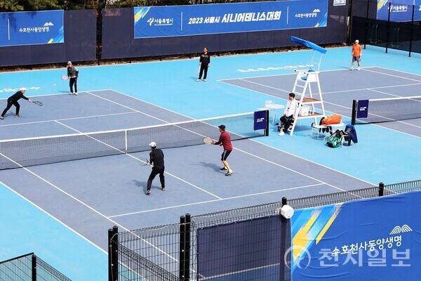 동양생명이 2023 서울시 시니어 테니스 대회를 열고 있다. (제공: 동양생명) ⓒ천지일보 2023.03.28.