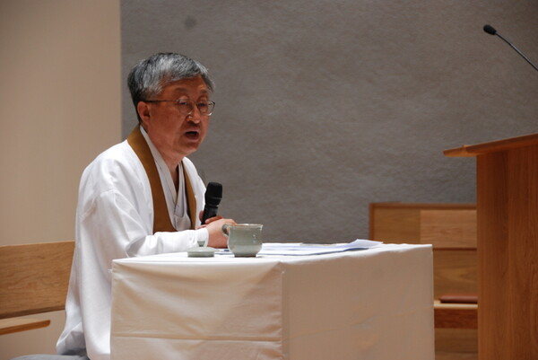 원불교 나상호 교정원장이 지난 12일 서울 종로구 원남교당에서 열린 기자간담회에서 발언하고 있다. (출처: 원불교)