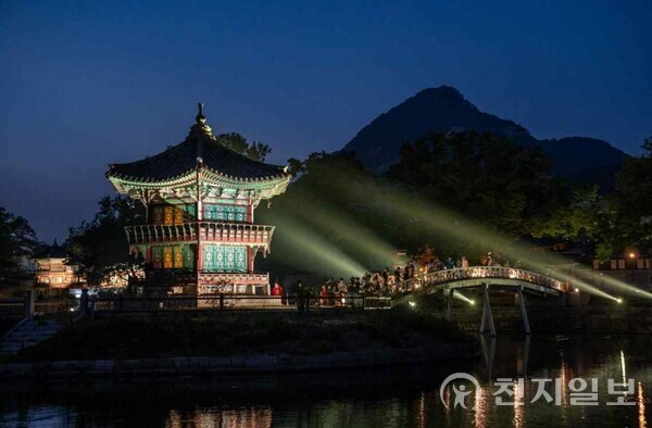 2022년 경복궁 별빛야행(향원전) (제공: 문화재청)