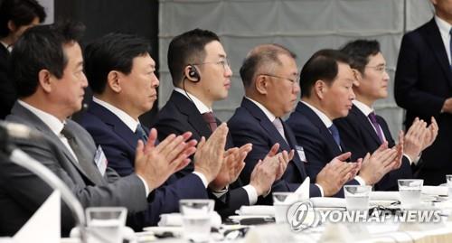지난 3월 한일 비즈니스라운드테이블 참석한 주요 그룹 총수들. (출처: 연합뉴스)