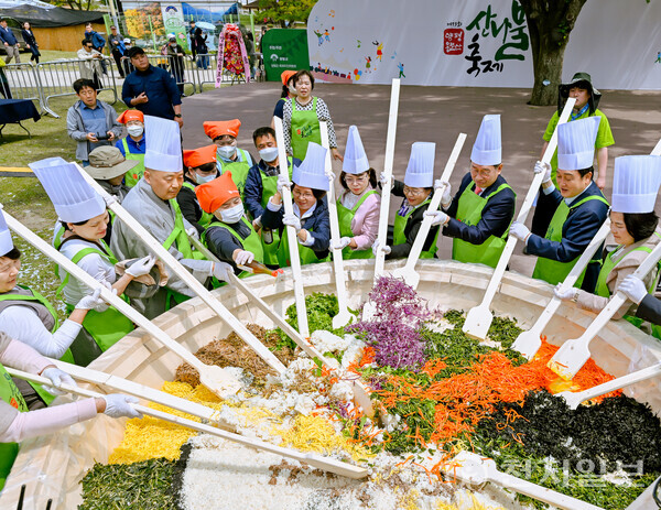 용문산 산나물축제. (제공: 양평군청) ⓒ천지일보 2023.05.01.