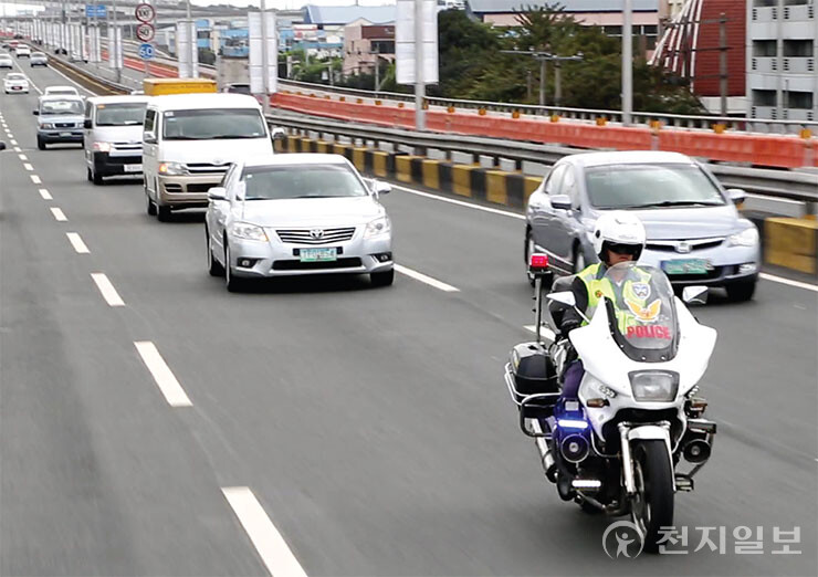 2016년 1월 27일 필리핀 경찰 오토바이 의전. (제공: HWPL) ⓒ천지일보 2023.05.03.