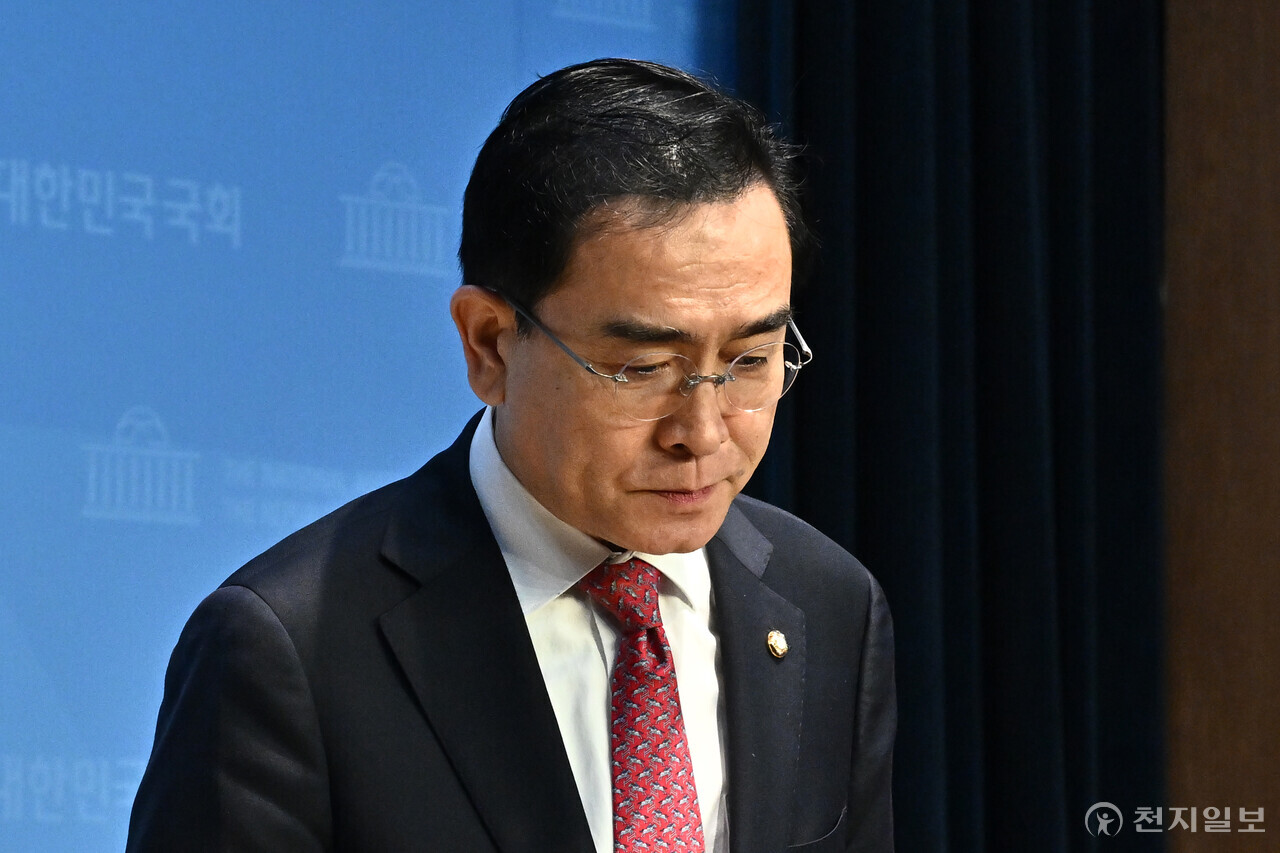 [천지일보=박준성 기자] 국민의힘 태영호 최고위원이 10일 서울 여의도 국회 소통관에서 최고위원직 사퇴 선언을 하고 있다. ⓒ천지일보 2023.05.10.