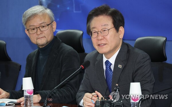 더불어민주당 이재명 대표가 11일 국회에서 열린 챗GPT 관련 좌담회에 참석하고 있다. (출처: 연합뉴스)